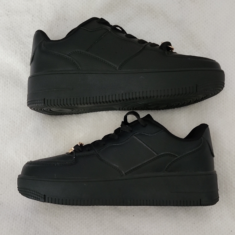 NWOB Eden Platform Chain Sneaker Black Gold Detail Sz - Picture 3 of 9